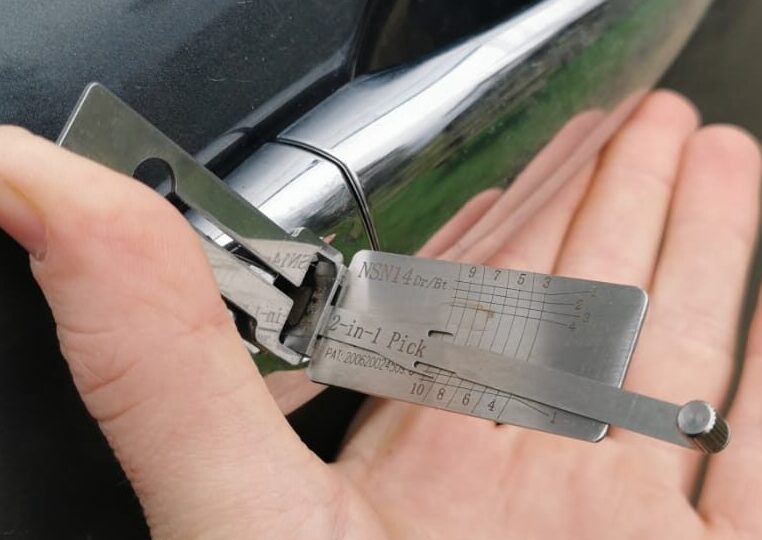 Automotive lock tool